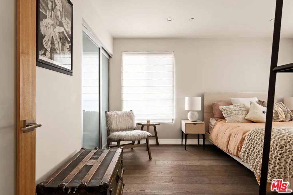 8512 Hargis Street, Los Angeles, California 90034 home-pic-15