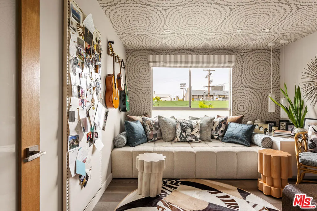 8512 Hargis Street, Los Angeles, California 90034 home-pic-12