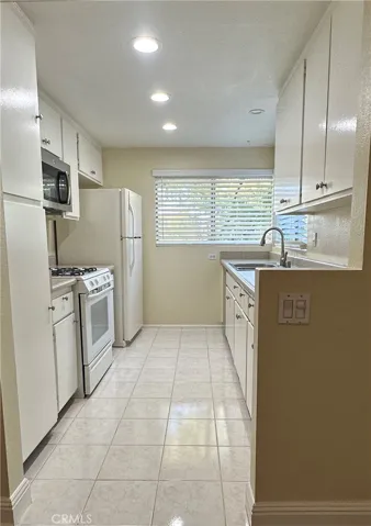 122 Clearbrook, Irvine, California 92614