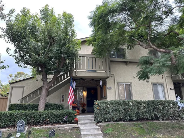 122 Clearbrook, Irvine, California 92614