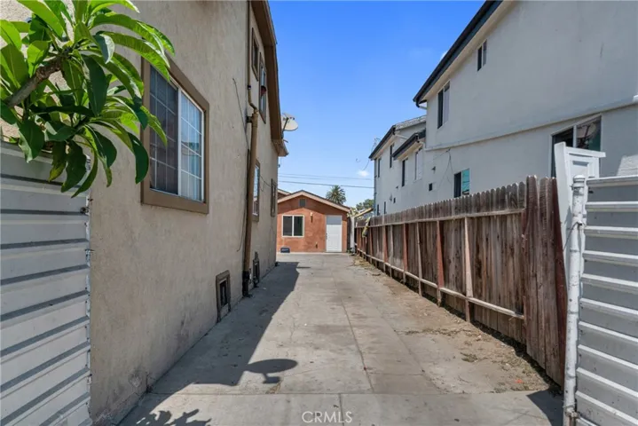 229 W 82nd Street, Los Angeles, California 90003