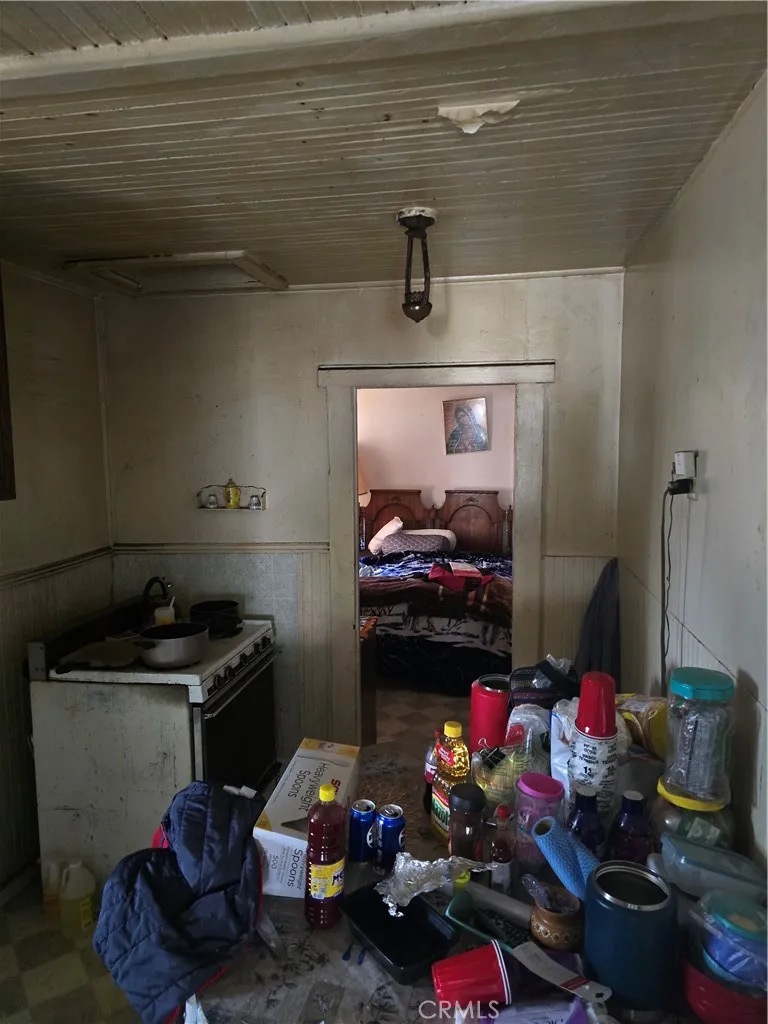 317 Gifford Avenue, Los Angeles, California 90063 home-pic-9