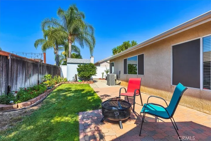 Nice sized landscaped back yard with patio.