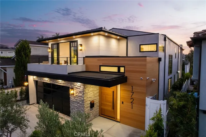1721 Oak Avenue, Manhattan Beach, California 90266