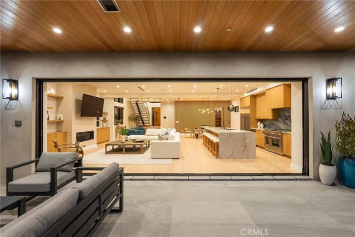 1721 Oak Avenue, Manhattan Beach, California 90266