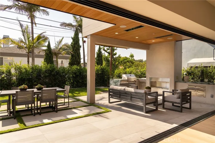 1721 Oak Avenue, Manhattan Beach, California 90266