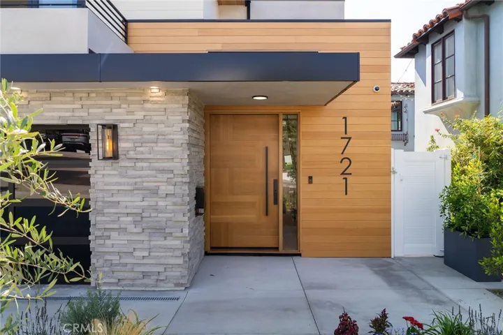 1721 Oak Avenue, Manhattan Beach, California 90266
