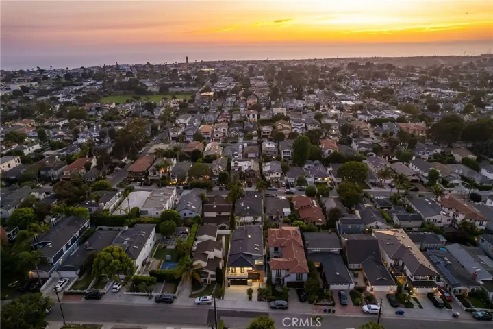 1721 Oak Avenue, Manhattan Beach, California 90266