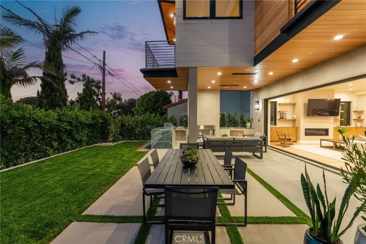 1721 Oak Avenue, Manhattan Beach, California 90266