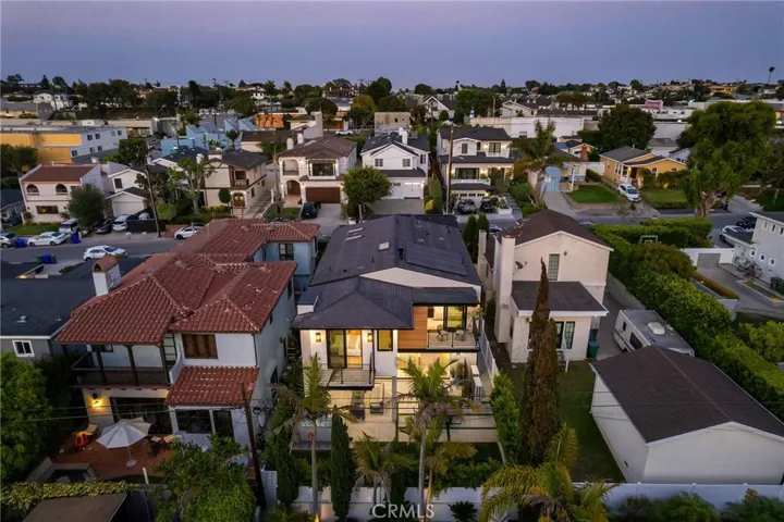 1721 Oak Avenue, Manhattan Beach, California 90266