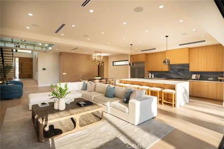 1721 Oak Avenue, Manhattan Beach, California 90266