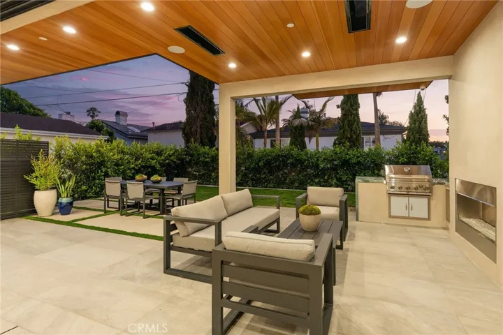 1721 Oak Avenue, Manhattan Beach, California 90266
