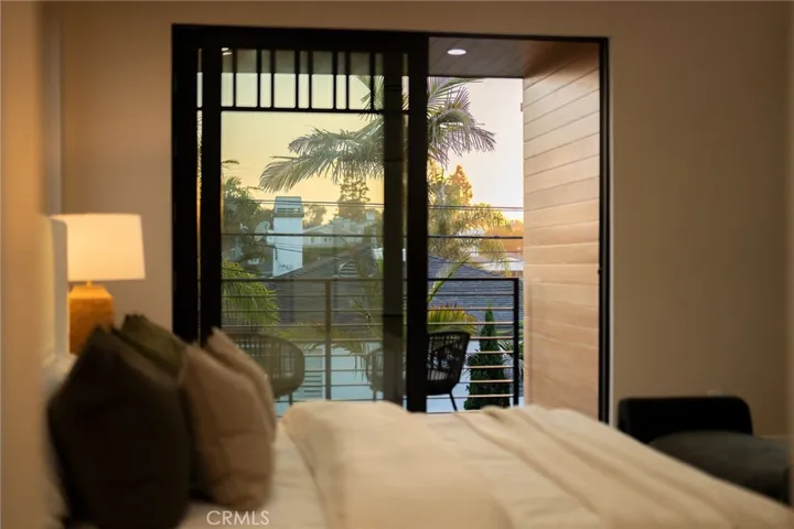 1721 Oak Avenue, Manhattan Beach, California 90266