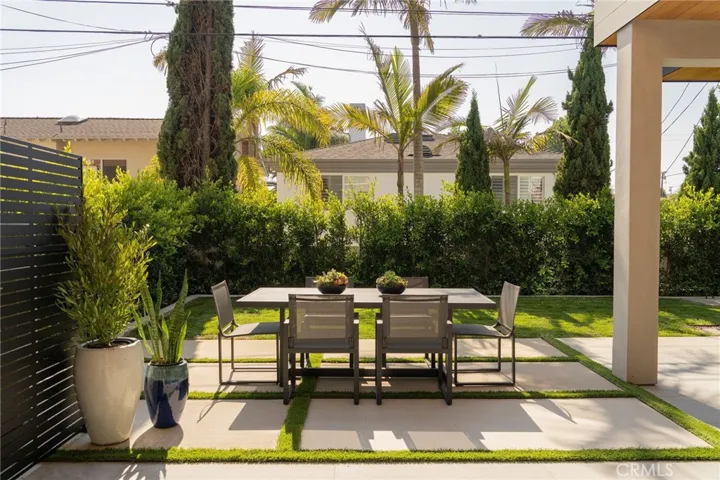 1721 Oak Avenue, Manhattan Beach, California 90266