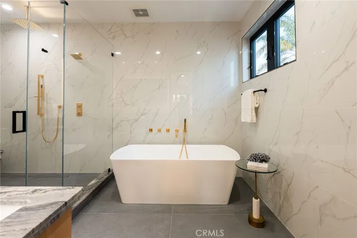 1721 Oak Avenue, Manhattan Beach, California 90266