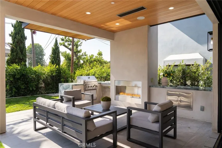 1721 Oak Avenue, Manhattan Beach, California 90266