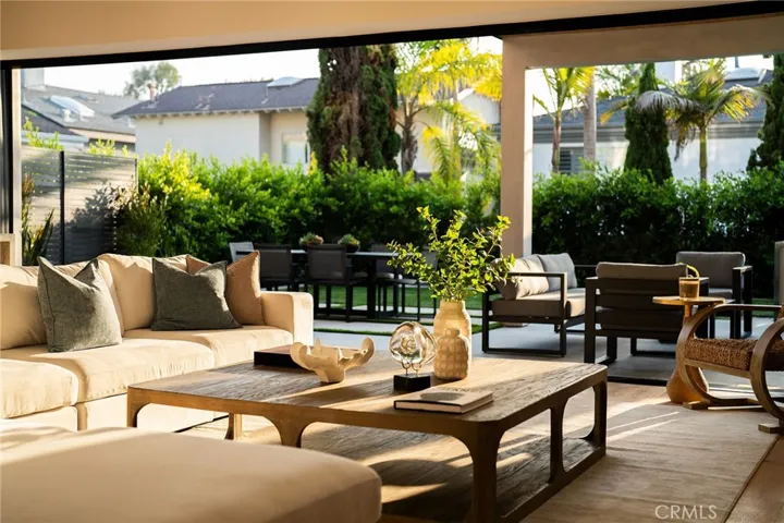 1721 Oak Avenue, Manhattan Beach, California 90266