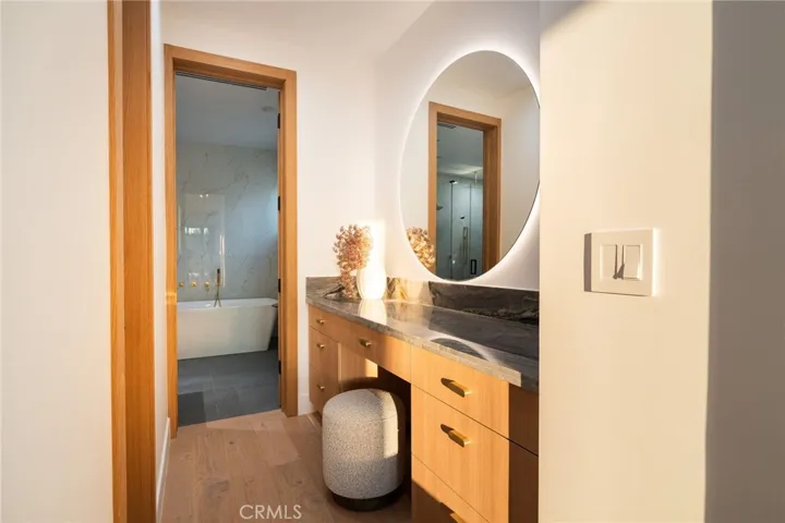 1721 Oak Avenue, Manhattan Beach, California 90266