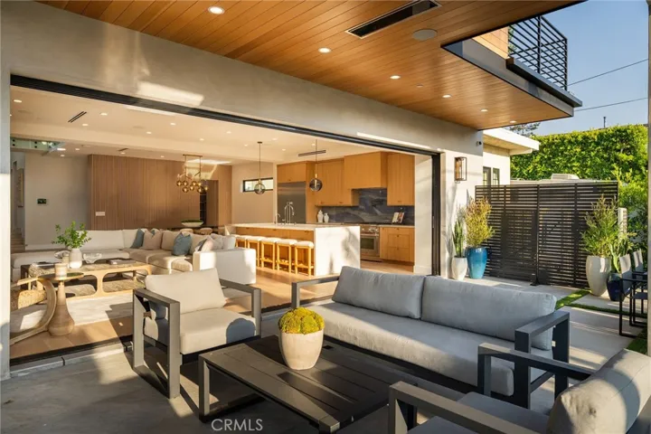 1721 Oak Avenue, Manhattan Beach, California 90266