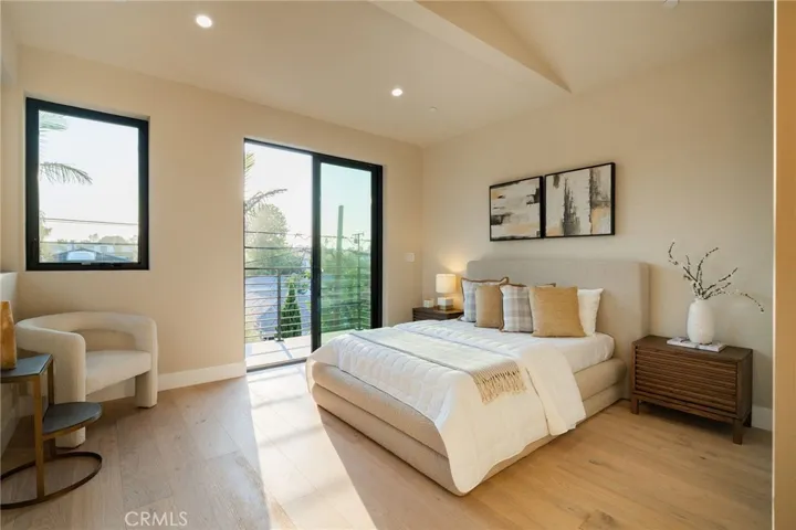 1721 Oak Avenue, Manhattan Beach, California 90266