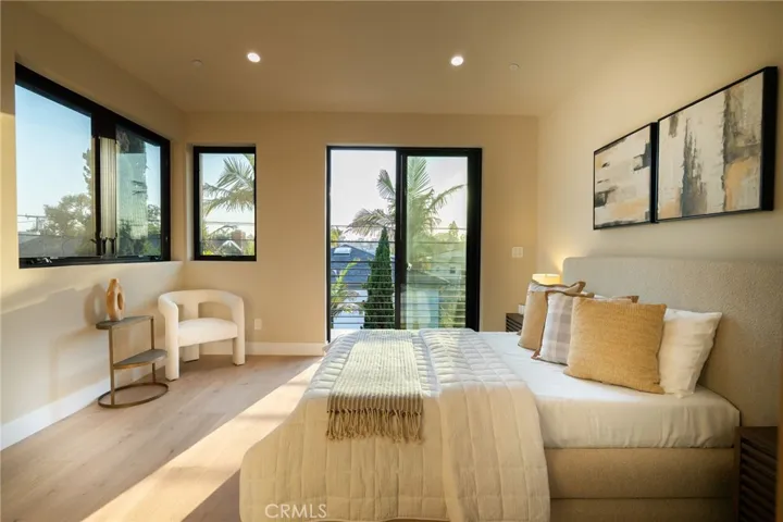 1721 Oak Avenue, Manhattan Beach, California 90266