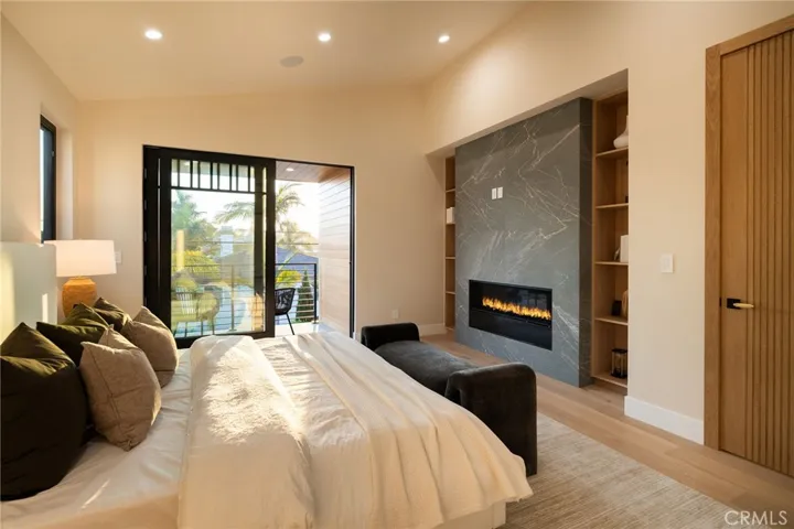1721 Oak Avenue, Manhattan Beach, California 90266