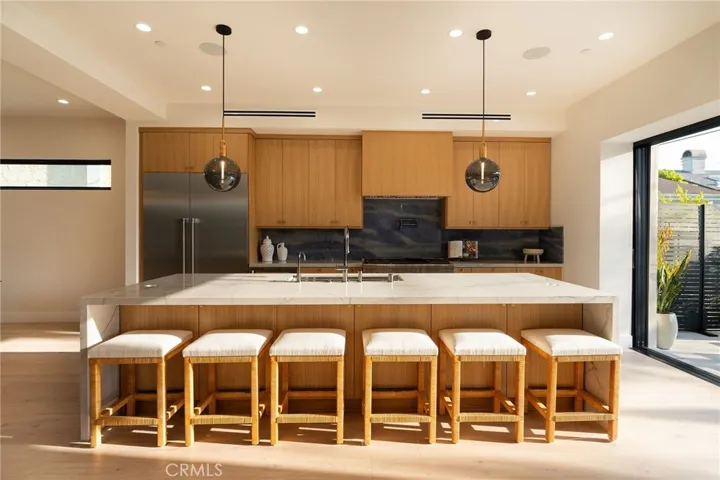 1721 Oak Avenue, Manhattan Beach, California 90266
