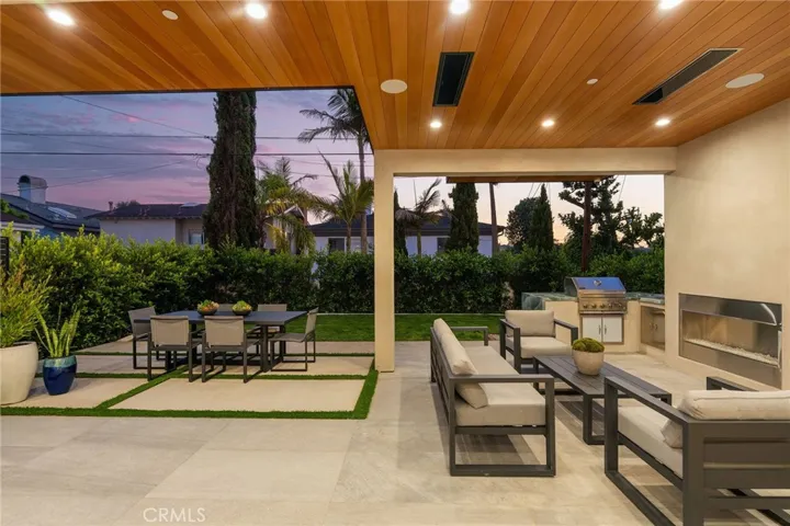 1721 Oak Avenue, Manhattan Beach, California 90266