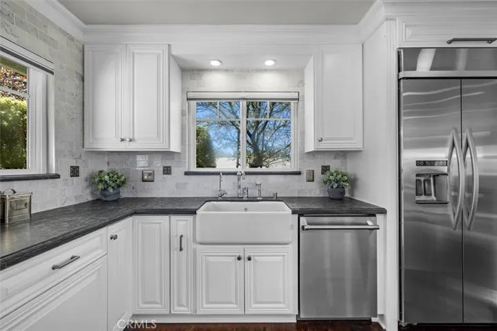 33 Cayuse Lane, Rancho Palos Verdes, California 90275