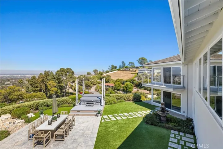 33 Cayuse Lane, Rancho Palos Verdes, California 90275