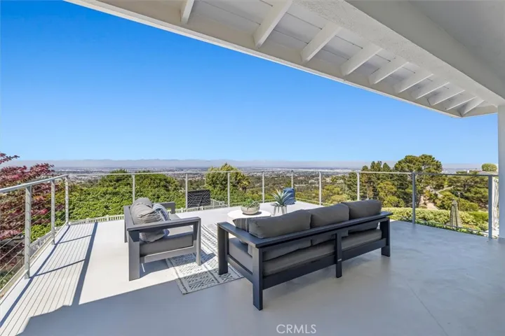 33 Cayuse Lane, Rancho Palos Verdes, California 90275