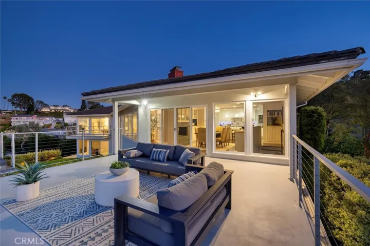 33 Cayuse Lane, Rancho Palos Verdes, California 90275