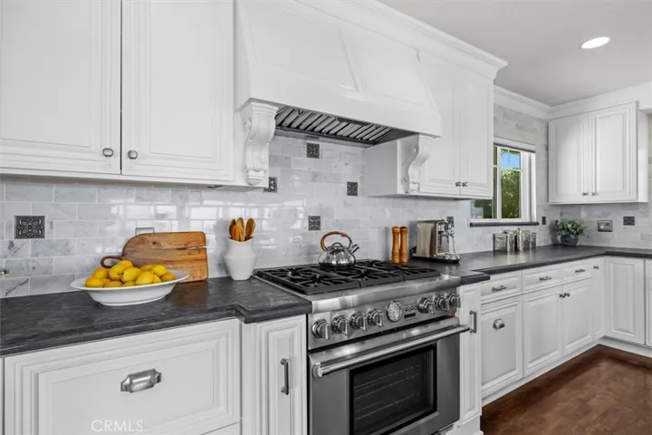 33 Cayuse Lane, Rancho Palos Verdes, California 90275