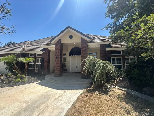 9003 Forest Oaks Court, Bakersfield, California 93312