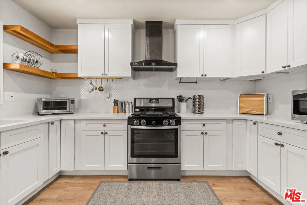 8229 S Mariposa Avenue, Los Angeles, California 90044 home-pic-6