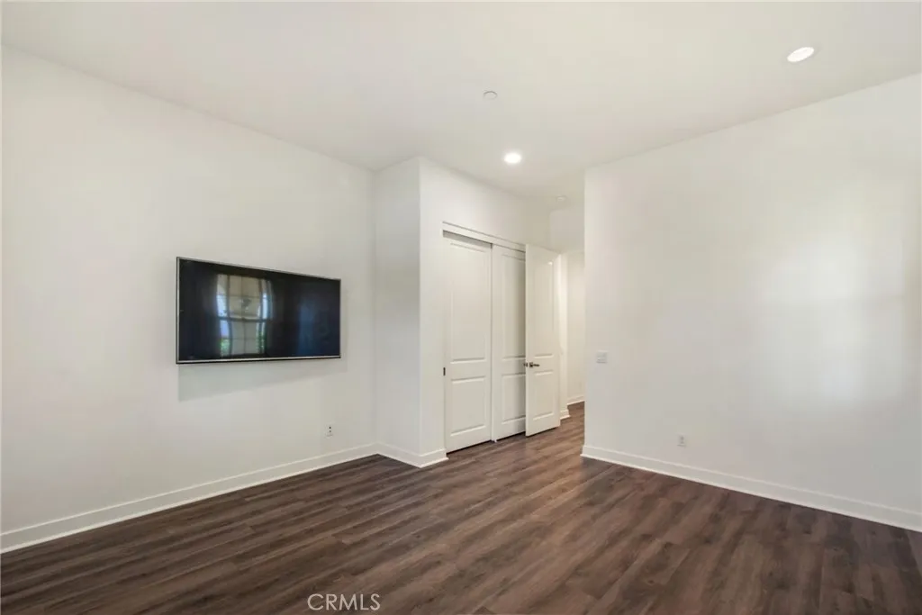 731 E Orange Blossom Way, Azusa, California 91702 home-pic-6