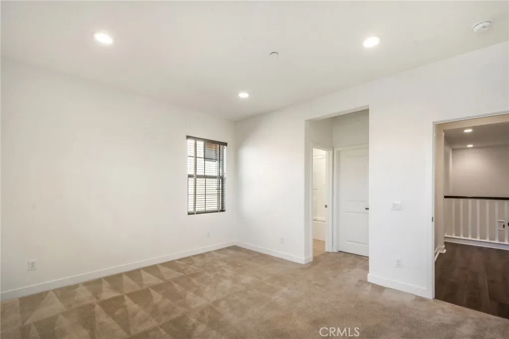 731 E Orange Blossom Way, Azusa, California 91702 home-pic-34