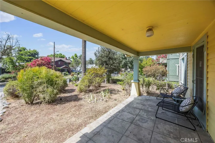 Private Porch to enjoy the breeze or drink your morning coffee