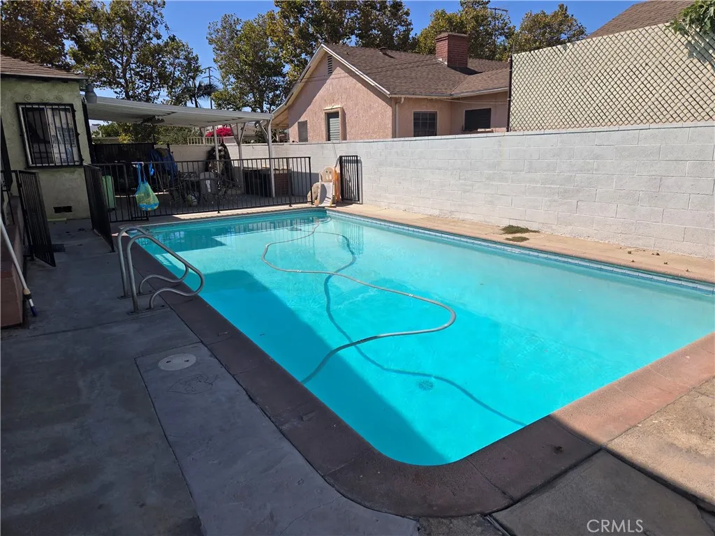 1538 Simmons Avenue, Los Angeles, California 90022 home-pic-1
