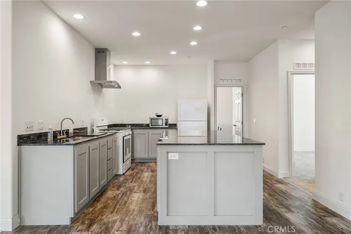 85 Hiatt Road, Cloverdale, California 95425