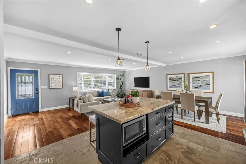 224 Pauline Place, Costa Mesa, California 92627 home-pic-22