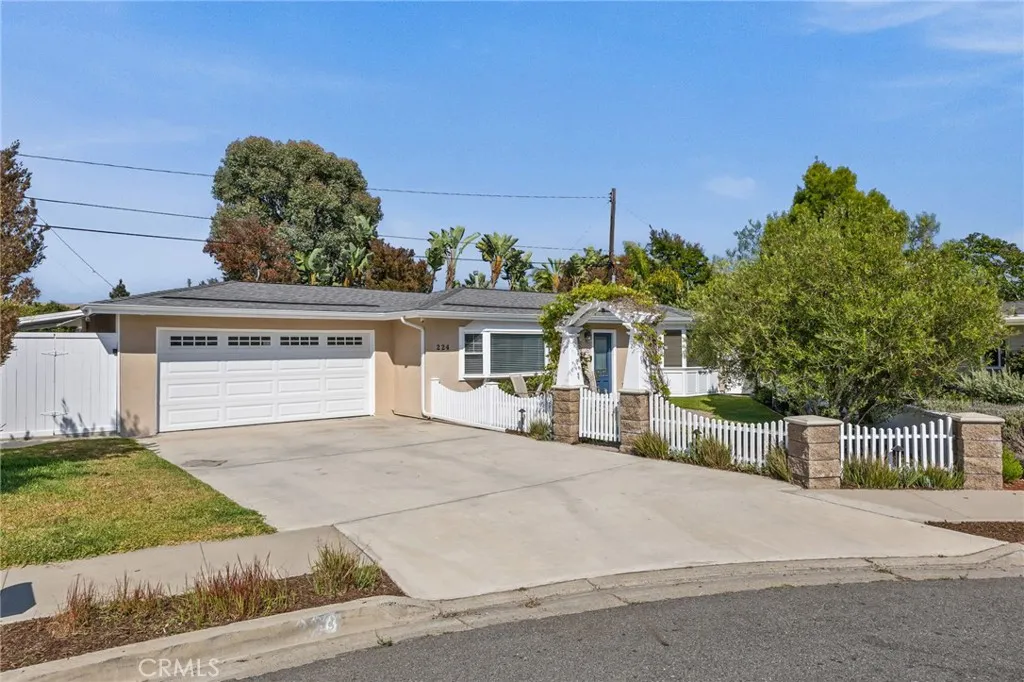 224 Pauline Place, Costa Mesa, California 92627 home-pic-8