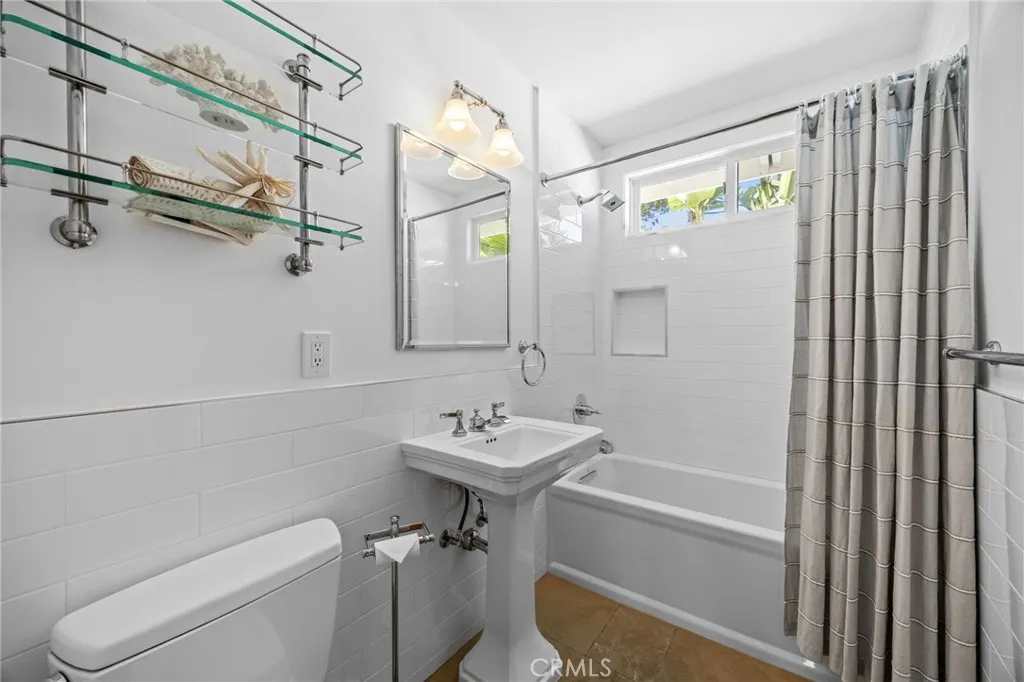 224 Pauline Place, Costa Mesa, California 92627 home-pic-34