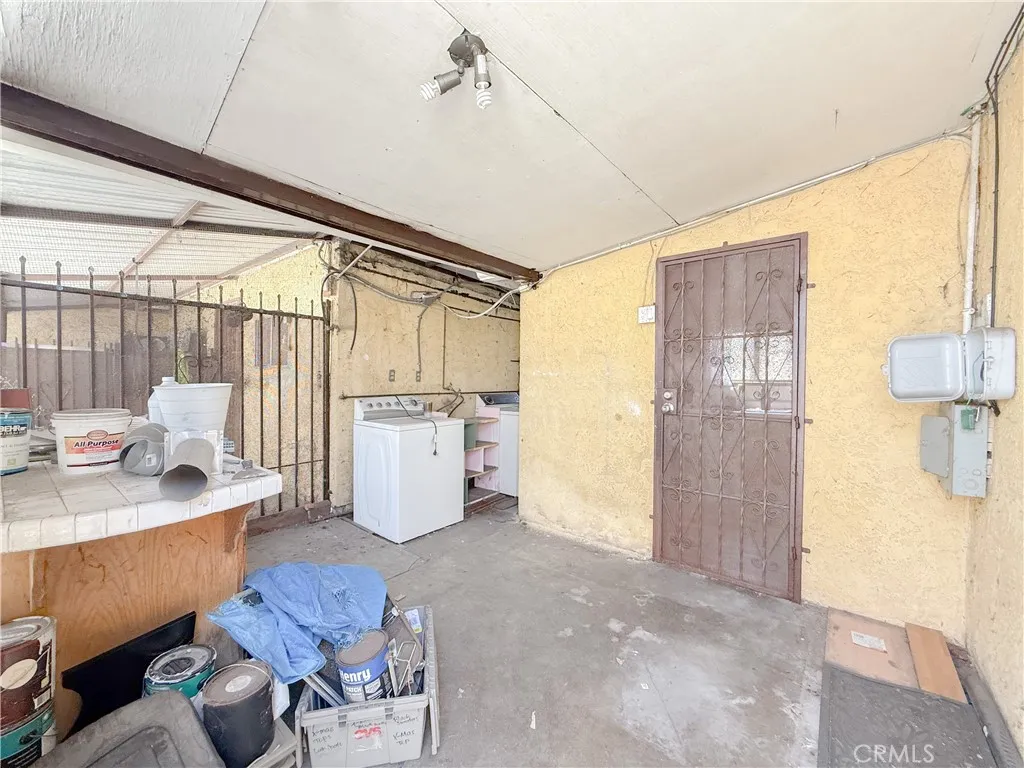 1424 W 152nd Street, Compton, California 90220 home-pic-22