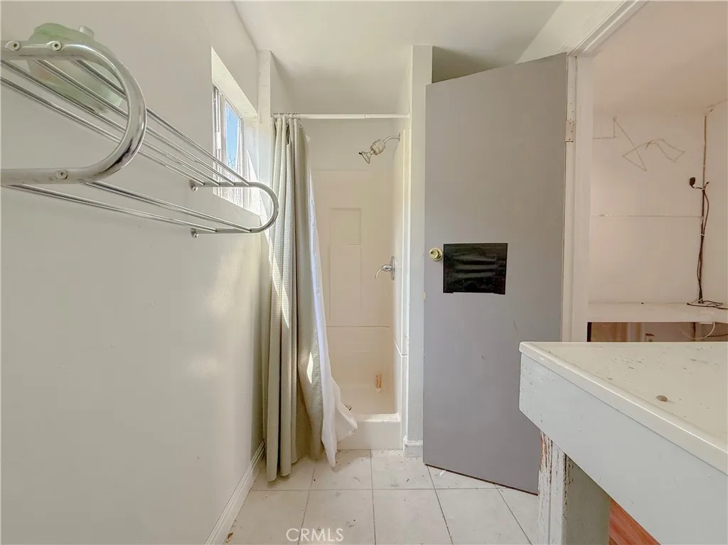 1424 W 152nd Street, Compton, California 90220 home-pic-14