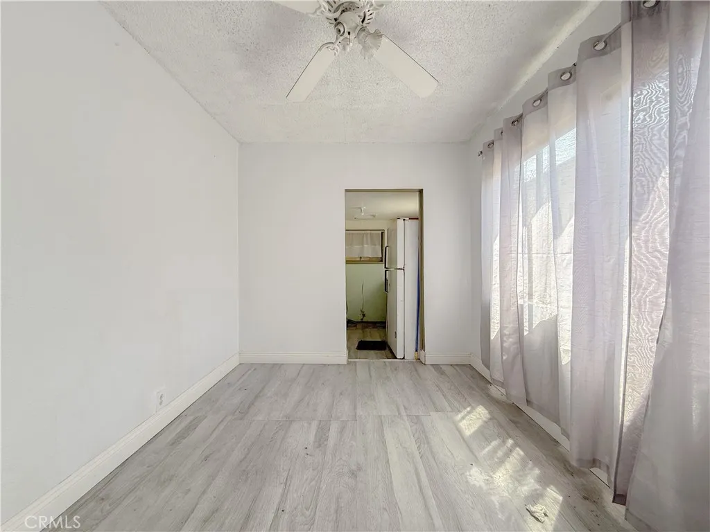 1424 W 152nd Street, Compton, California 90220 home-pic-5