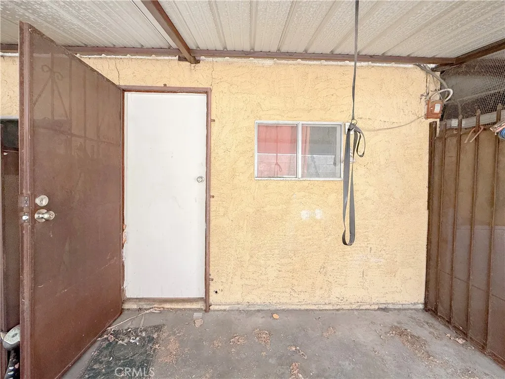 1424 W 152nd Street, Compton, California 90220 home-pic-20