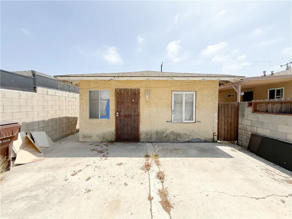 1424 W 152nd Street, Compton, California 90220 home-pic-1