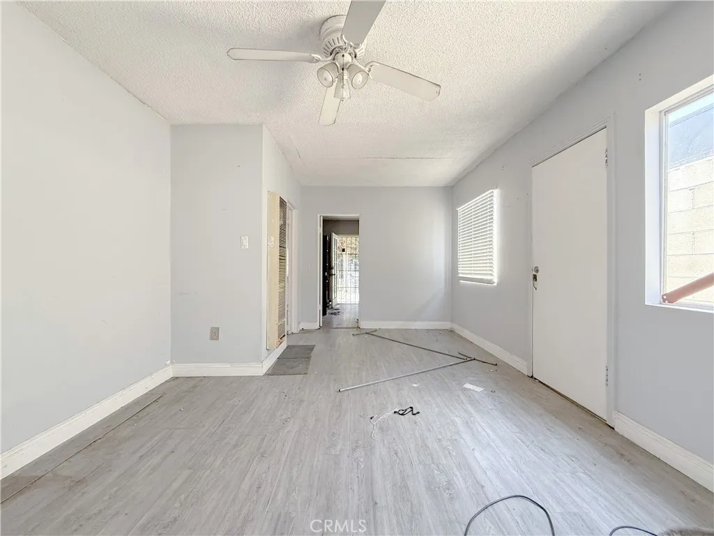 1424 W 152nd Street, Compton, California 90220 home-pic-18