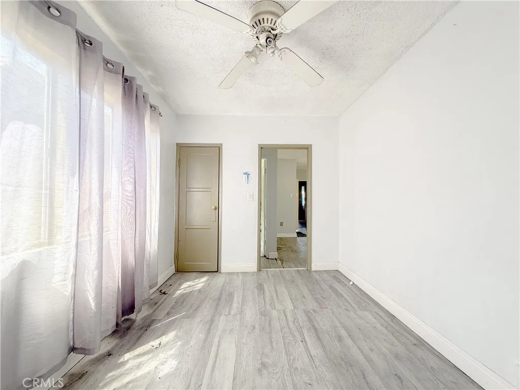 1424 W 152nd Street, Compton, California 90220 home-pic-6